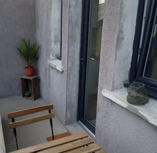 A Carolles, Maison Ideale Pour Des Nature